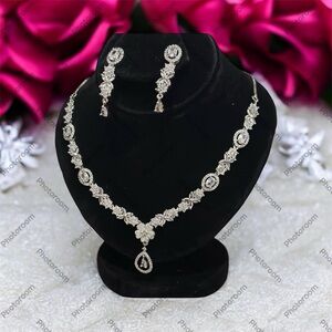 Necklace & Earrings Set